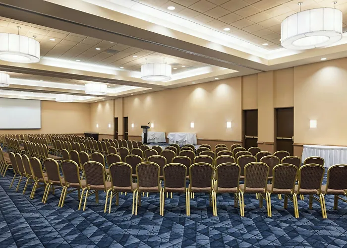 Courtyard By Marriott Baldwin Park