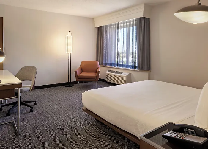 Courtyard By Marriott Baldwin Park